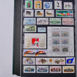 Lot de timbres d'Allemagne DDR 1948-1990 neufs et oblitérés en un album.