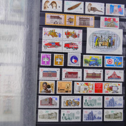 Lot de timbres d'Allemagne DDR 1948-1990 neufs et oblitérés en un album.