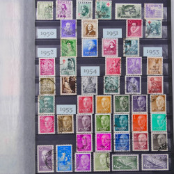 Lot de timbres d'Espagne - Yougoslavie neufs et oblitérés en un album.