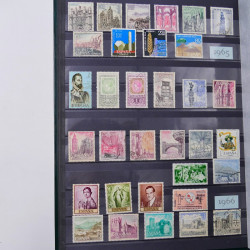 Lot de timbres d'Espagne - Yougoslavie neufs et oblitérés en un album.