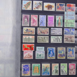 Lot de timbres d'Espagne - Yougoslavie neufs et oblitérés en un album.