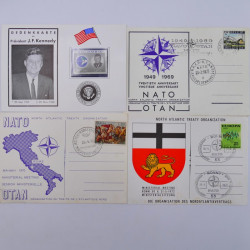 Vrac philatélique de timbres du monde neufs et oblitérés en un carton.