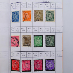 Vrac philatélique de timbres du monde neufs et oblitérés en un carton.