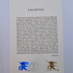 Vrac philatélique de timbres du monde neufs et oblitérés en un carton.