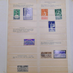 Vrac philatélique de timbres du monde neufs et oblitérés en un carton.