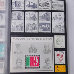 Lot de timbres de Mexique neufs et oblitérés en un album.