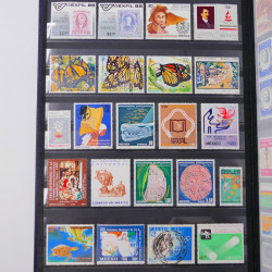 Lot de timbres de Mexique neufs et oblitérés en un album.