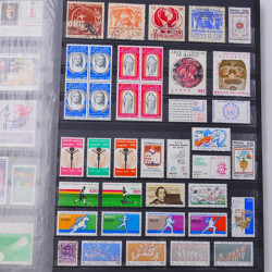 Lot de timbres de Mexique neufs et oblitérés en un album.