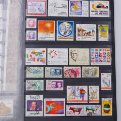 Lot de timbres de Mexique neufs et oblitérés en un album.