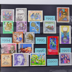 Lot de timbres d'Autriche, Pays Bas, Portugal en un album.