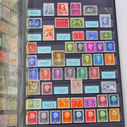 Lot de timbres d'Autriche, Pays Bas, Portugal en un album.