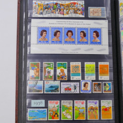 Lot de timbres de Nouvelle Zélande, Norvège neufs et oblitérés en un album.