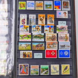 Lot de timbres de Nouvelle Zélande, Norvège neufs et oblitérés en un album.