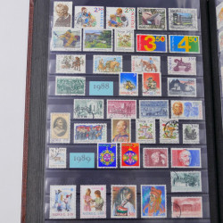 Lot de timbres de Nouvelle Zélande, Norvège neufs et oblitérés en un album.