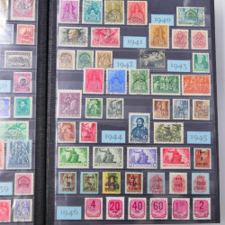 Lot de timbres d'Hongrie et Malte neufs et oblitérés en un album.