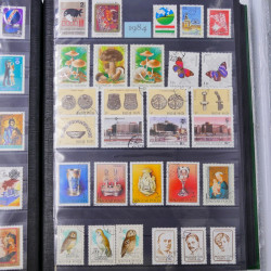 Lot de timbres d'Hongrie et Malte neufs et oblitérés en un album.