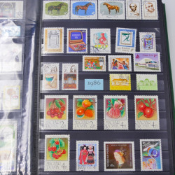 Lot de timbres d'Hongrie et Malte neufs et oblitérés en un album.