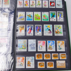 Lot de timbres d'Hongrie et Malte neufs et oblitérés en un album.