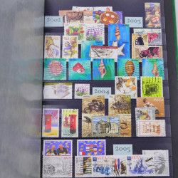 Lot de timbres d'Hongrie et Malte neufs et oblitérés en un album.