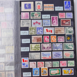 Lot de timbres de Canada et Mayotte neufs et oblitérés en un album.