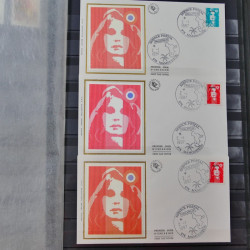 Lot de timbres de Canada et Mayotte neufs et oblitérés en un album.