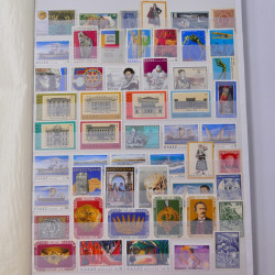 Lot de timbres de Grèce neufs et oblitérés en un album.