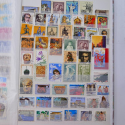 Lot de timbres de Grèce neufs et oblitérés en un album.