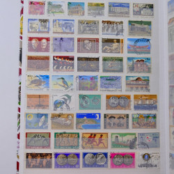 Lot de timbres de Grèce neufs et oblitérés en un album.