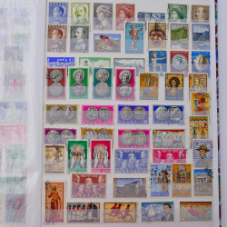 Lot de timbres de Grèce neufs et oblitérés en un album.