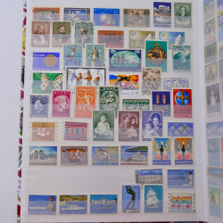 Lot de timbres de Grèce neufs et oblitérés en un album.