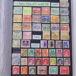 Lot de timbres de Tchécoslovaquie et Israël neufs et oblitérés en un album.