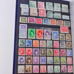 Lot de timbres de Tchécoslovaquie et Israël neufs et oblitérés en un album.