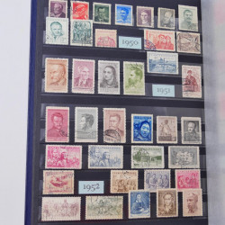 Lot de timbres de Tchécoslovaquie et Israël neufs et oblitérés en un album.