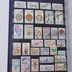 Lot de timbres de Tchécoslovaquie et Israël neufs et oblitérés en un album.