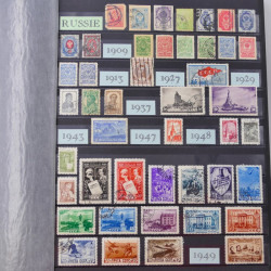 Collection de timbres de Russie 1912-1992 neufs et oblitérés en un album.