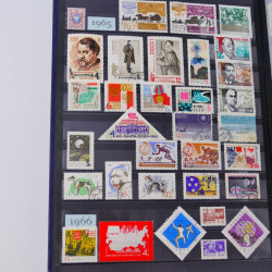 Collection de timbres de Russie 1912-1992 neufs et oblitérés en un album.
