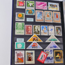 Collection de timbres de Russie 1912-1992 neufs et oblitérés en un album.