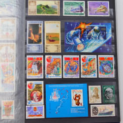 Collection de timbres de Russie 1912-1992 neufs et oblitérés en un album.