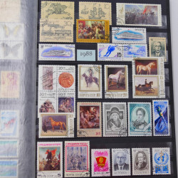 Collection de timbres de Russie 1912-1992 neufs et oblitérés en un album.