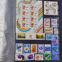 Collection de timbres de Russie 1912-1992 neufs et oblitérés en un album.