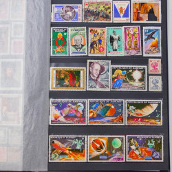 Lot de timbres de Dahomey et Niger neufs et oblitérés en un albums.