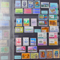Collection de timbres d'Islande 1912-2012 neufs et oblitérés en un album.