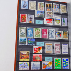 Collection de timbres d'Islande 1912-2012 neufs et oblitérés en un album.