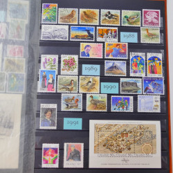 Collection de timbres d'Islande 1912-2012 neufs et oblitérés en un album.