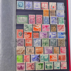 Lot de timbres Guatemala et Chili neufs et oblitérés en un album.