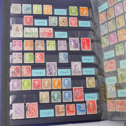Lot massif de timbres du monde neufs et oblitérés en 8 albums.
