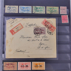 Lot massif de timbres du monde neufs et oblitérés en 8 albums.