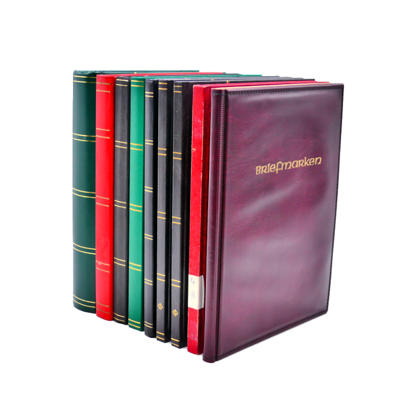 Lot massif de timbres du monde neufs et oblitérés en 9 albums.