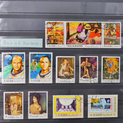 Lot massif de timbres du monde neufs et oblitérés en 9 albums.