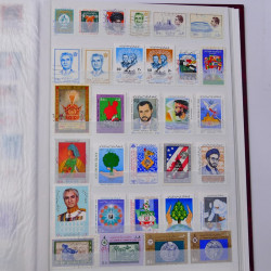 Lot massif de timbres du monde neufs et oblitérés en 10 albums.